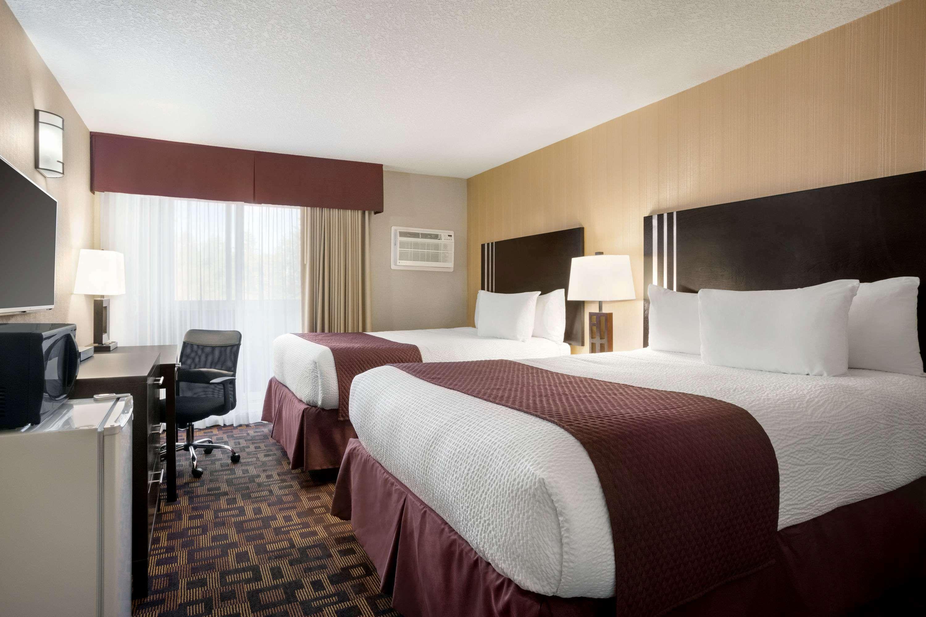 Days Inn By Wyndham Sylvan Lake Extérieur photo