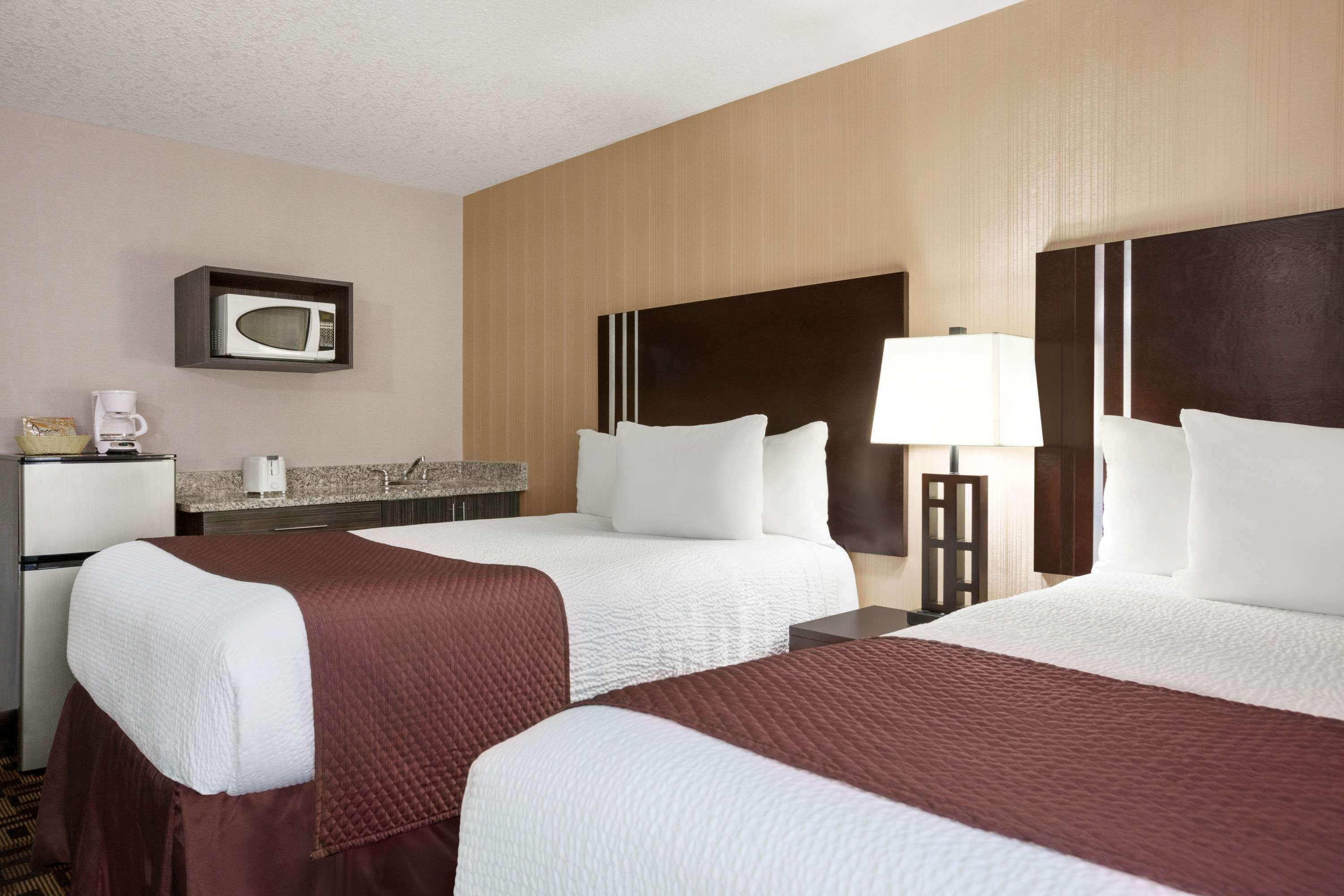 Days Inn By Wyndham Sylvan Lake Extérieur photo