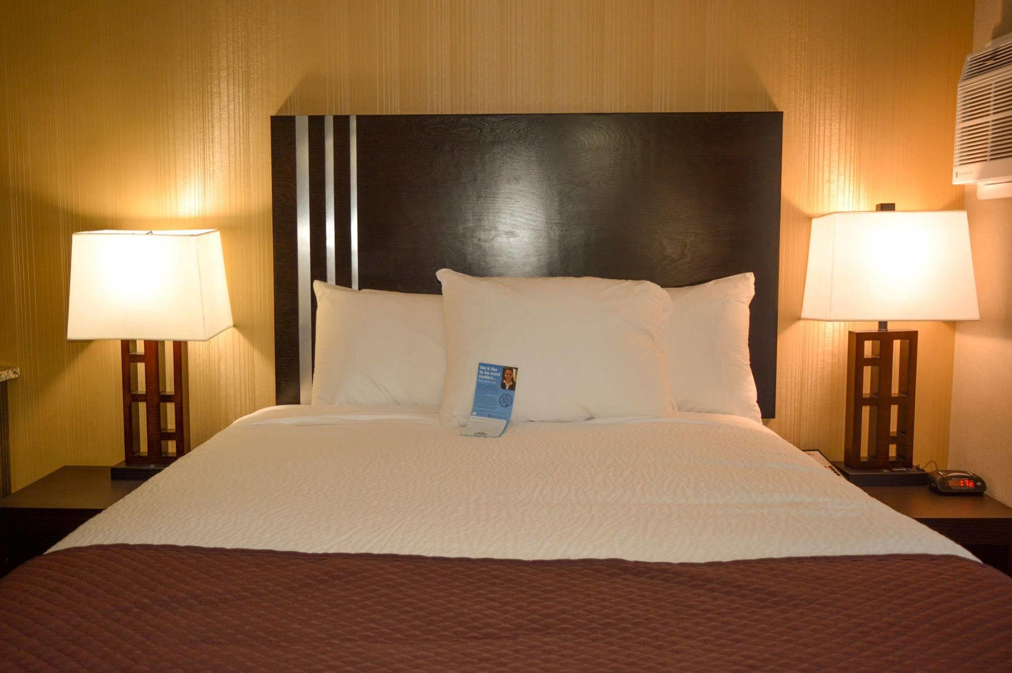 Days Inn By Wyndham Sylvan Lake Extérieur photo