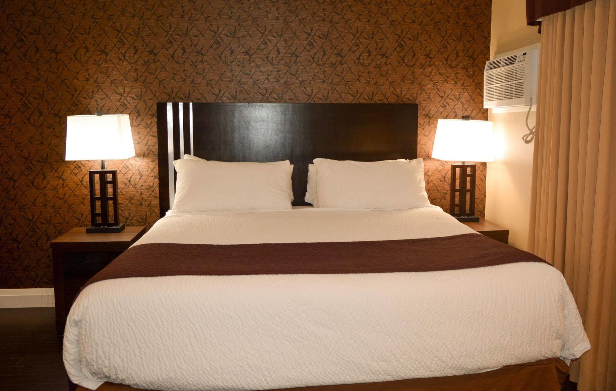 Days Inn By Wyndham Sylvan Lake Extérieur photo